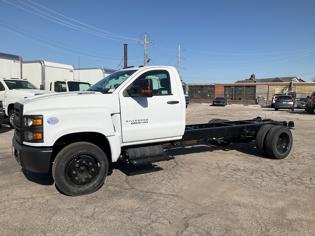 2024 Chevrolet 6500 HD 4x2 Cab and Chassis (Unused)