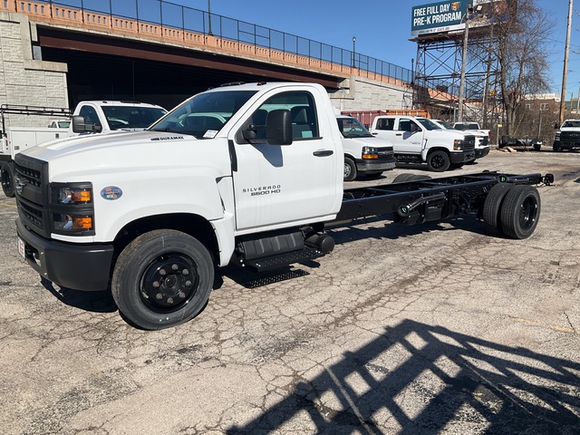 2024 Chevrolet 6500 4x2 Cab and Chassis (Unused)