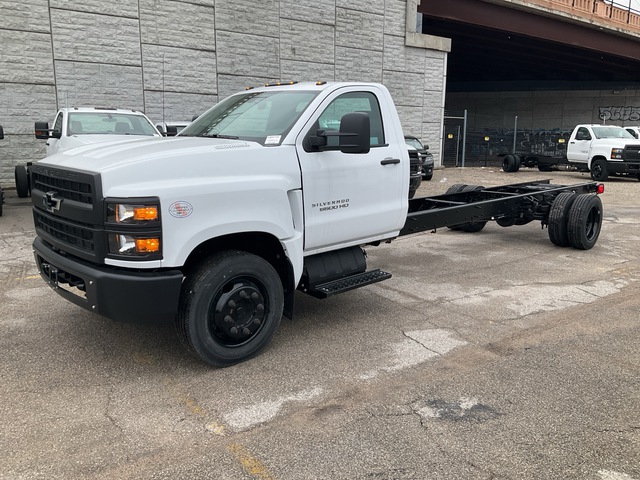 2024 Chevrolet 6500 4x2 Cab and Chassis (Unused)