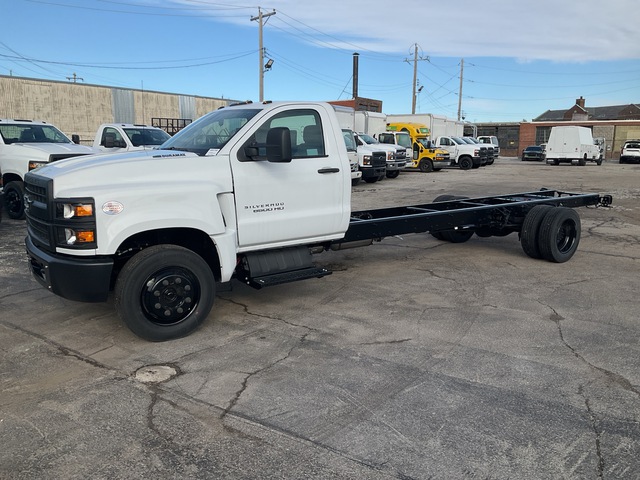 2024 Chevrolet Silverado 6500HD 4x2 Cab and Chassis (Unused)