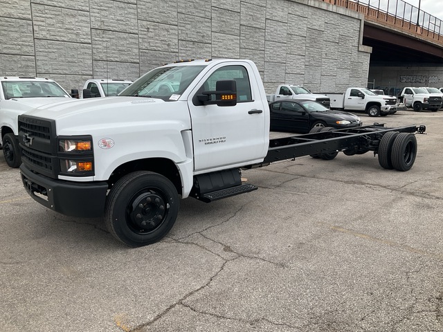 2024 Chevrolet 6500 4x2 Cab and Chassis (Unused)