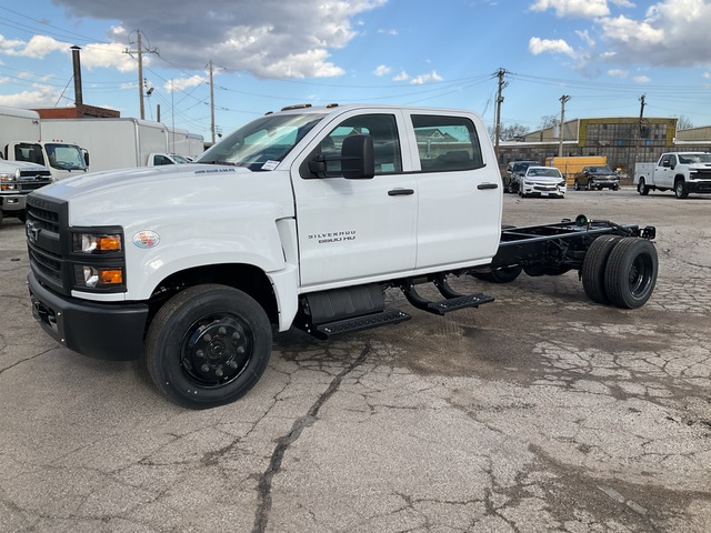 2024 Chevrolet Silverado 6500HD 4x2 Crew Cab Cab and Chassis (Unused)
