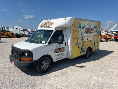 2013 GMC Savana 3500 4x2 Van Truck