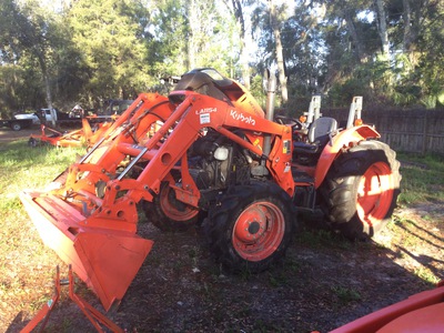 2021 Kubota M7060D 4WD Utility Tractor (Inoperable)