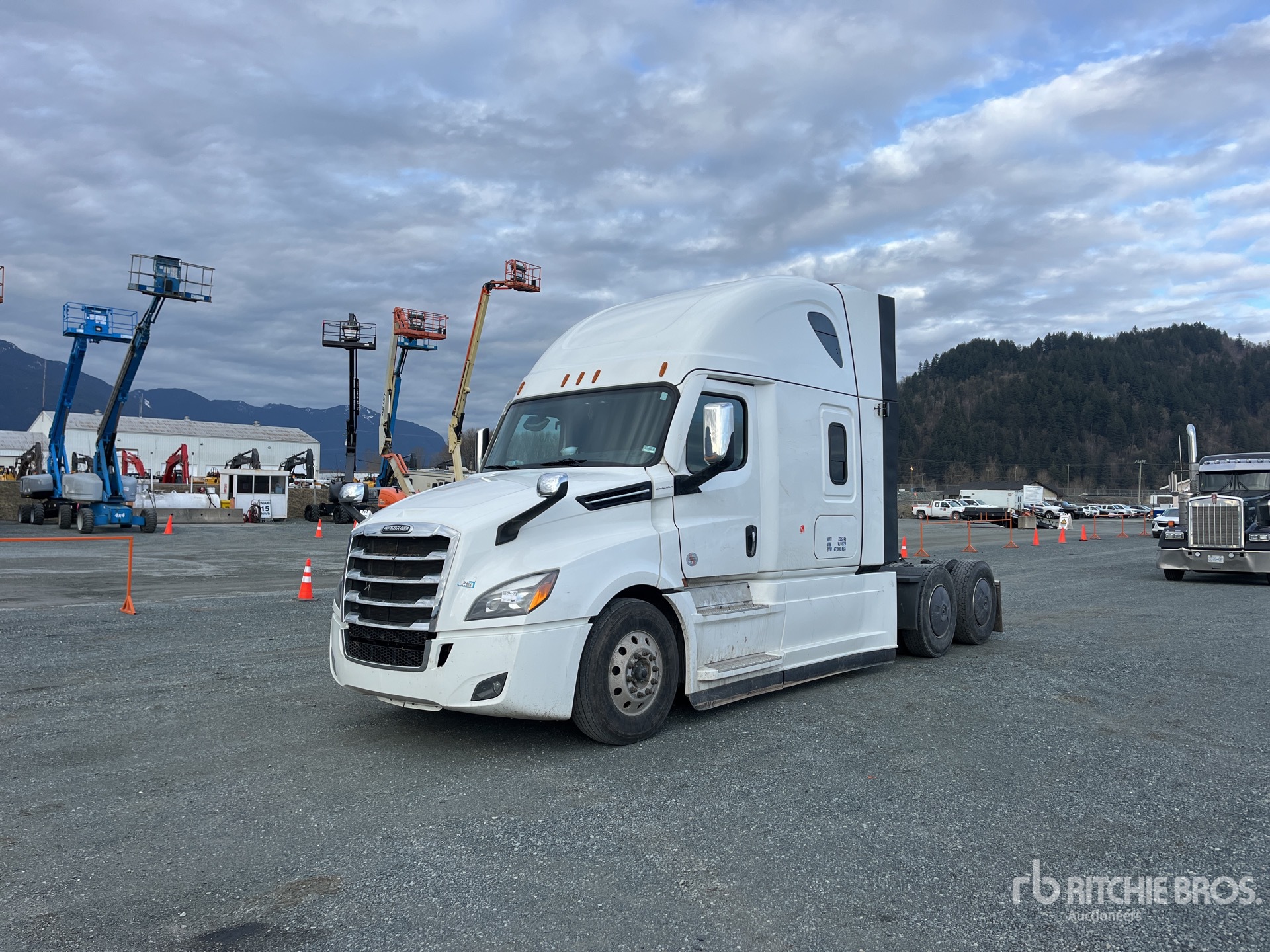 2024 Freightliner Cascadia 6x4 T/A Sleeper Truck Tractor