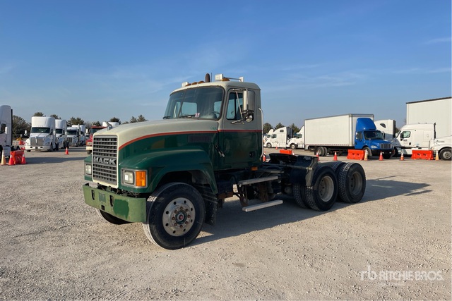 Model Ch613 1999 Mack CH613 6x4 T/A Day Cab Truck Tractor | Ritchie Bros. Auctioneers