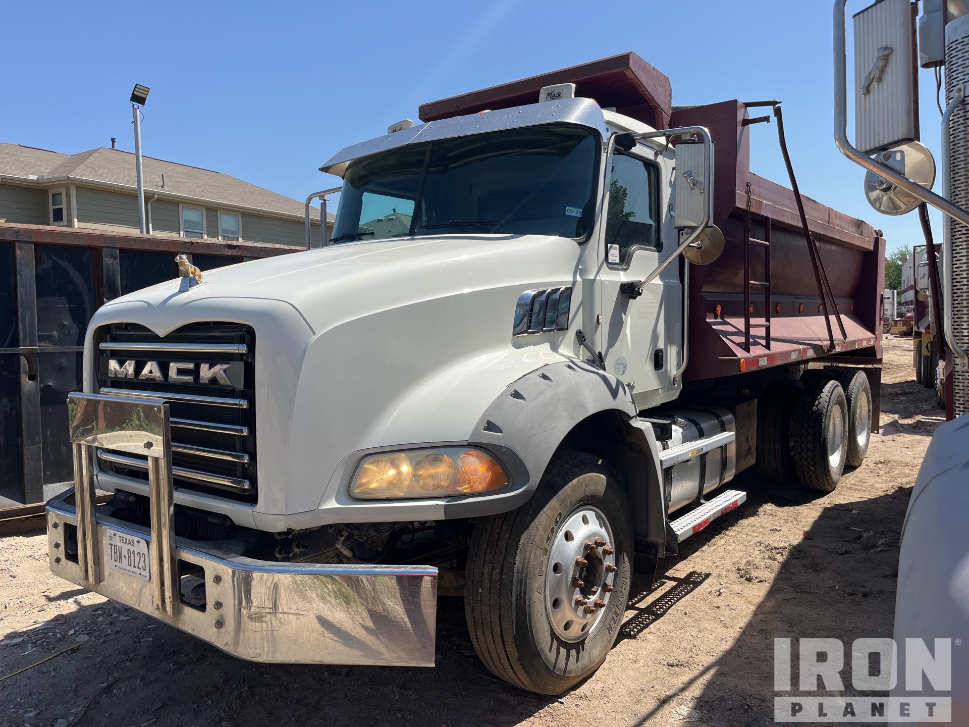 2016 Mack GU813 Granite 6x4 T/A Dump Truck