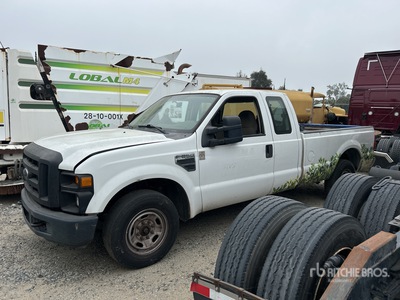 2010 Ford F-250 XL 4x2 Extended Cab Pickup