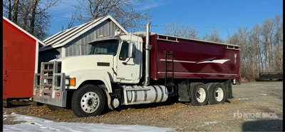Mack CHU613 6x4 Grain Truck
