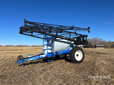 New Holland S1070 100 ft High Clearance Pull-Type Sprayer