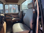 Cab with Seats/armrests
