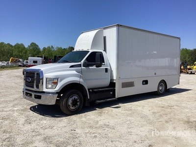 2016 Ford F-650 4x2 Furgonetka