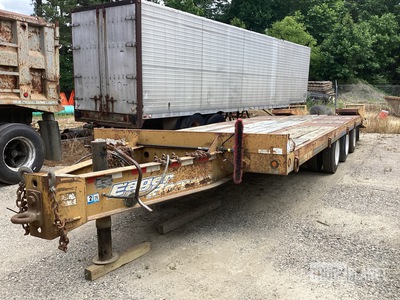 2003 Eagle Beaver 25XPT/3 26 ft Tri/A Equipment Trailer