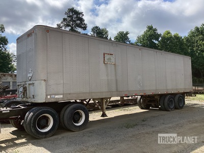 1970 Fruehauf 40 ft x 96 in Remolque de furgoneta