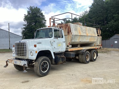 1979 (unverified) Ford L8000 6x4 Hydroseeder Truck