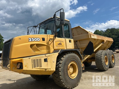 2005 John Deere 250D Camión Dumper Articulado