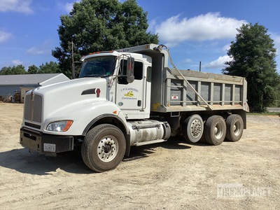 2017 Kenworth T440 8x4 T/A Dump Truck