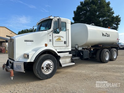 2000 Kenworth T800B 4000 gal 6x4 Water Truck