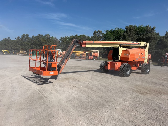 2013 JLG 800AJ