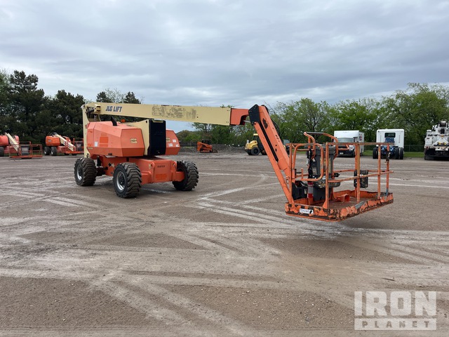 ELEVADOR ARTICULADO 2013 JLG 4WD 800AJ