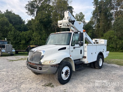 2005 Altec TA40 41 ft on 2005 International 4200 4200 4x2 Camion Nacelle