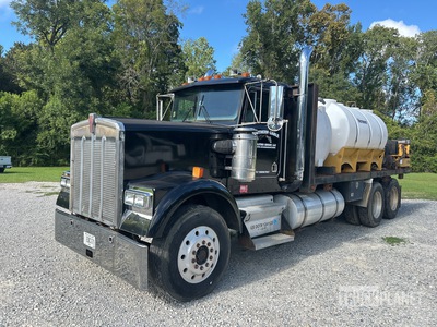 1988 Kenworth W900 2000 gal 6x4 شاحنة مياه