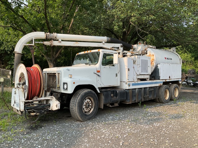Vac-Con V312LHA on 2000 International 2554 6x4 Vacuum Excavator Truck Vac-Con V312LHA on 2000 International 2554 6x4 Vacuum Excavator Truck