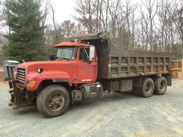 1997 Mack RD690S 6x4 T/A Dump Truck