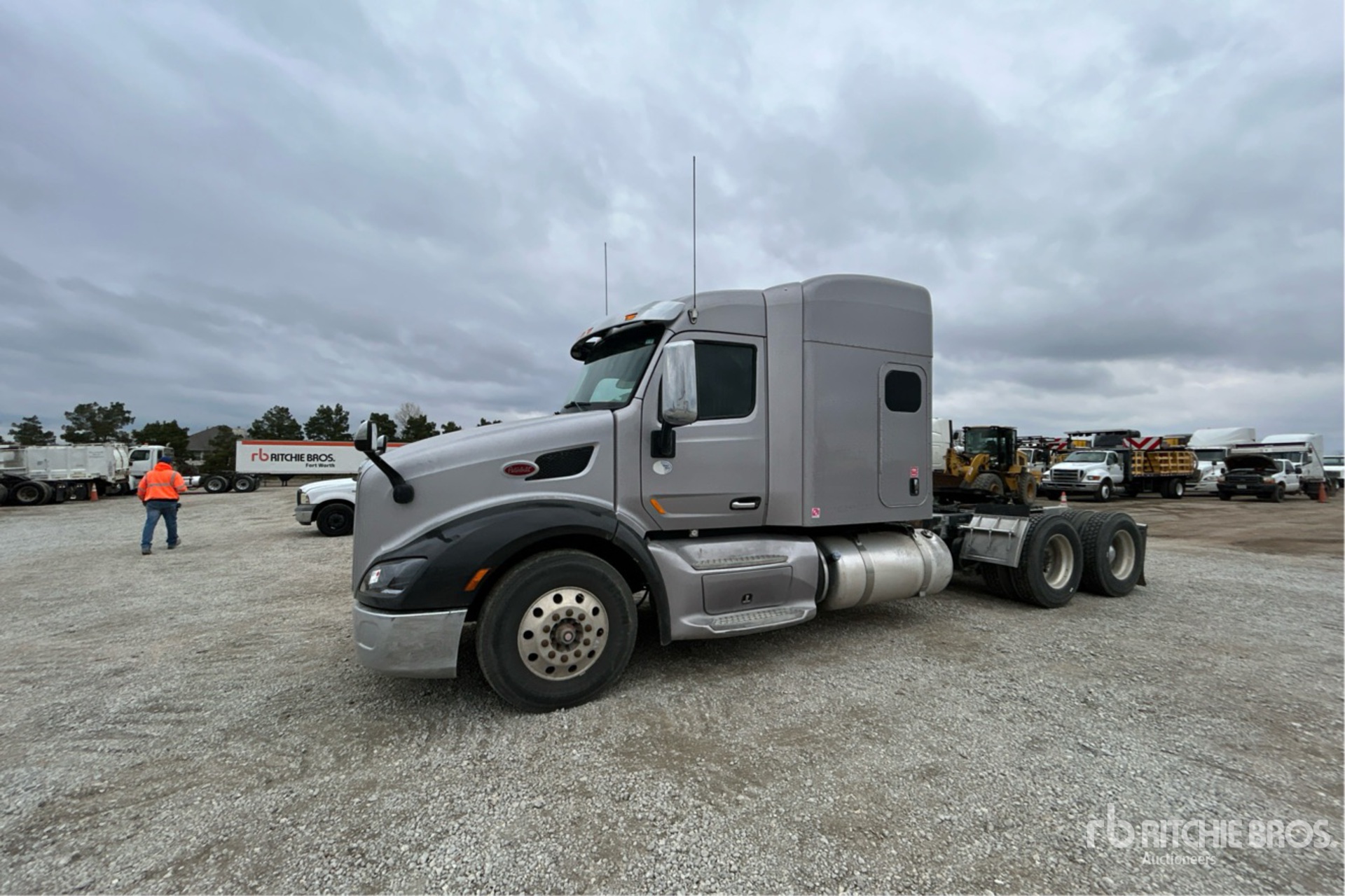 CAMIóN CAMAROTE 2016 PETERBILT