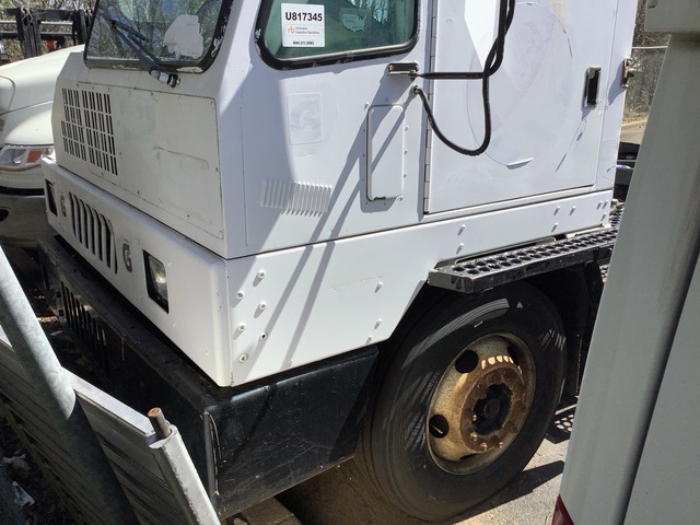 2007 Kalmar 30 4x2 Spotter Truck (Inoperable) 2007 Kalmar 30 4x2 Spotter Truck (Inoperable)