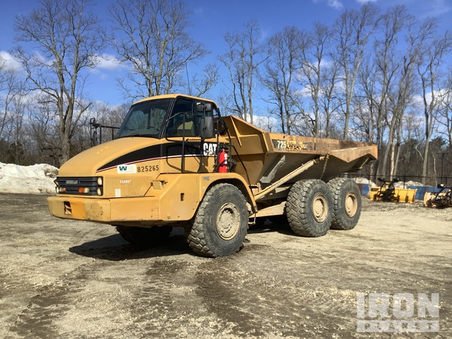 2003 Cat 725 Articulated Dump Truck in Rochester, New Hampshire