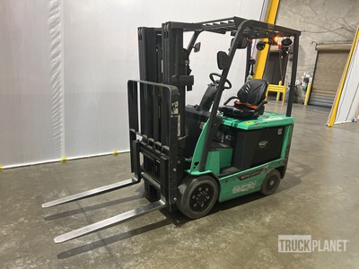 2020 Mitsubishi FBC25N2 4450 lb شاحنة رفع كهربائية