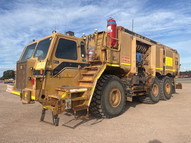 2004 EMT 600 26608 L 6x4 Rough Terrain Fuel & Lube Truck
