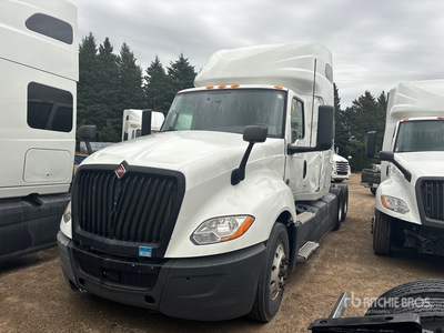2019 International LT625 6x4 Cabina con cuccetta per trattore stradale