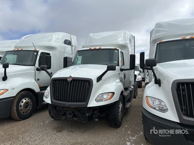2019 International LT625 6x4 Cabeza Tractora Cabina Dormitorio (Inoperable)