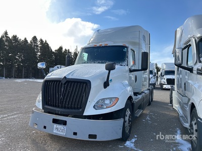 2019 International LT625 6x4 Cabeza Tractora Cabina Dormitorio (Inoperable)