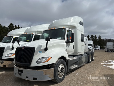 2019 International LT625 6x4 Cabeza Tractora Cabina Dormitorio (Inoperable)