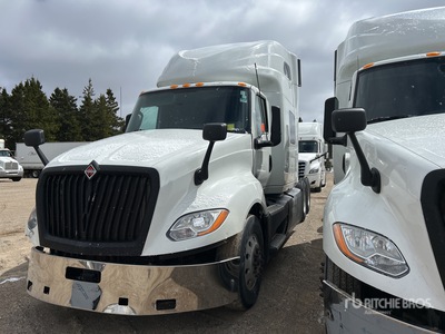 2019 International LT625 6x4 Ciągnik siodłowy T/A z kabiną sypialną