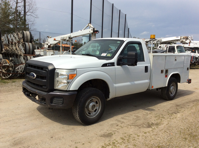 2011 Ford F-250 XL Super Duty 4x4 Utility Truck 2011 Ford F-250 XL Super Duty 4x4 Utility Truck