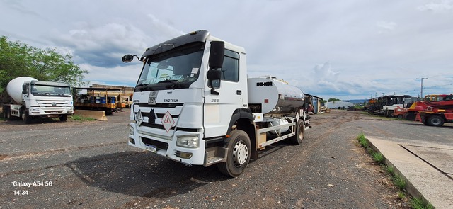 2019 Romanelli EHR6000R 6000 L on 2018 howo 266 Asphalt Distributor Truck