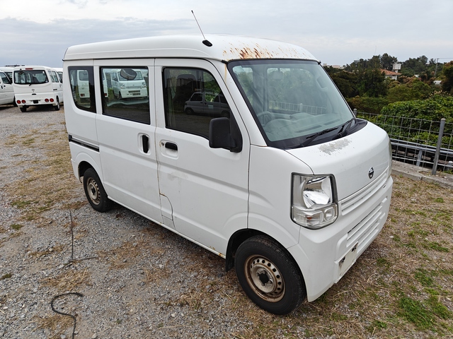 2016 年 Nissan CLIPPER Minivan