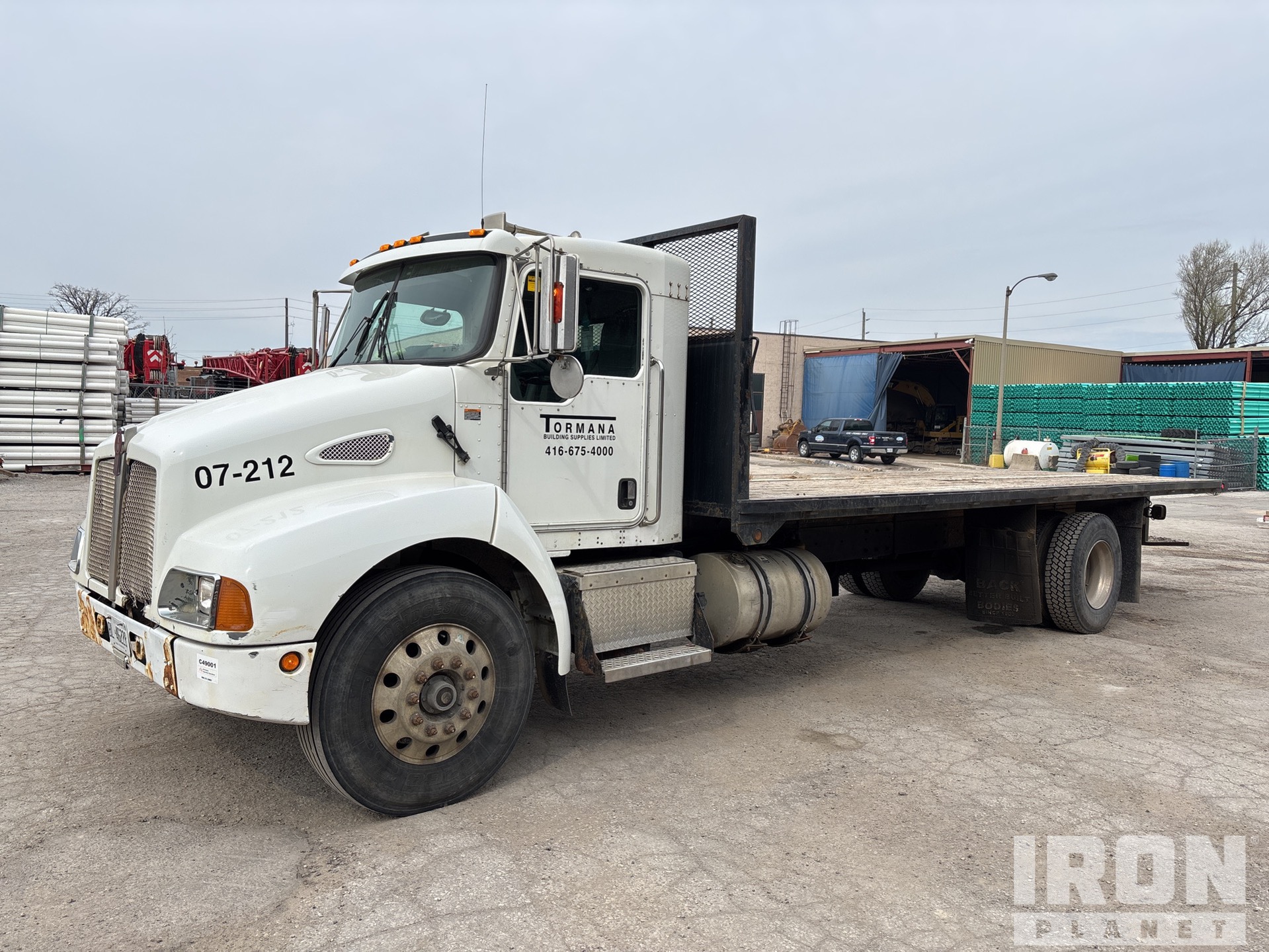 2007 Kenworth T300 4x2 Flatbed Truck