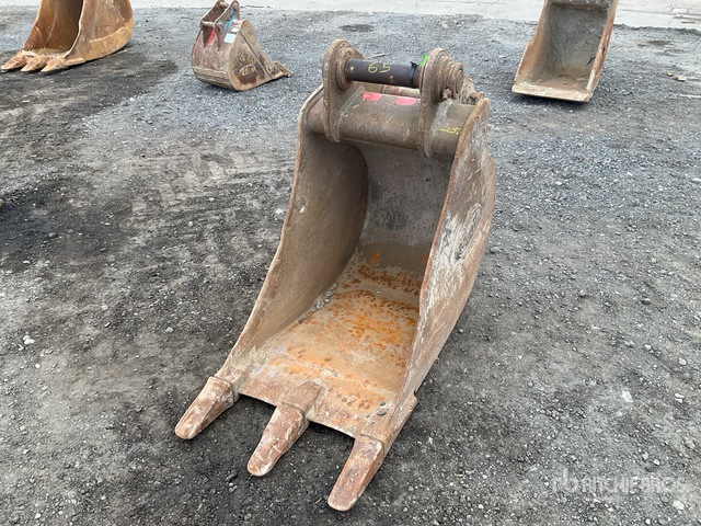 Geith 550 mm Digging Excavator Bucket | Ritchie Bros. Auctioneers