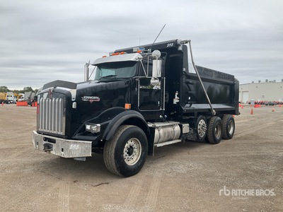 2020 Kenworth T800 8x4 Tri/A Dump Truck