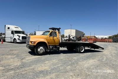 1998 Ford F-700 4x2 Camión Caja Abierta