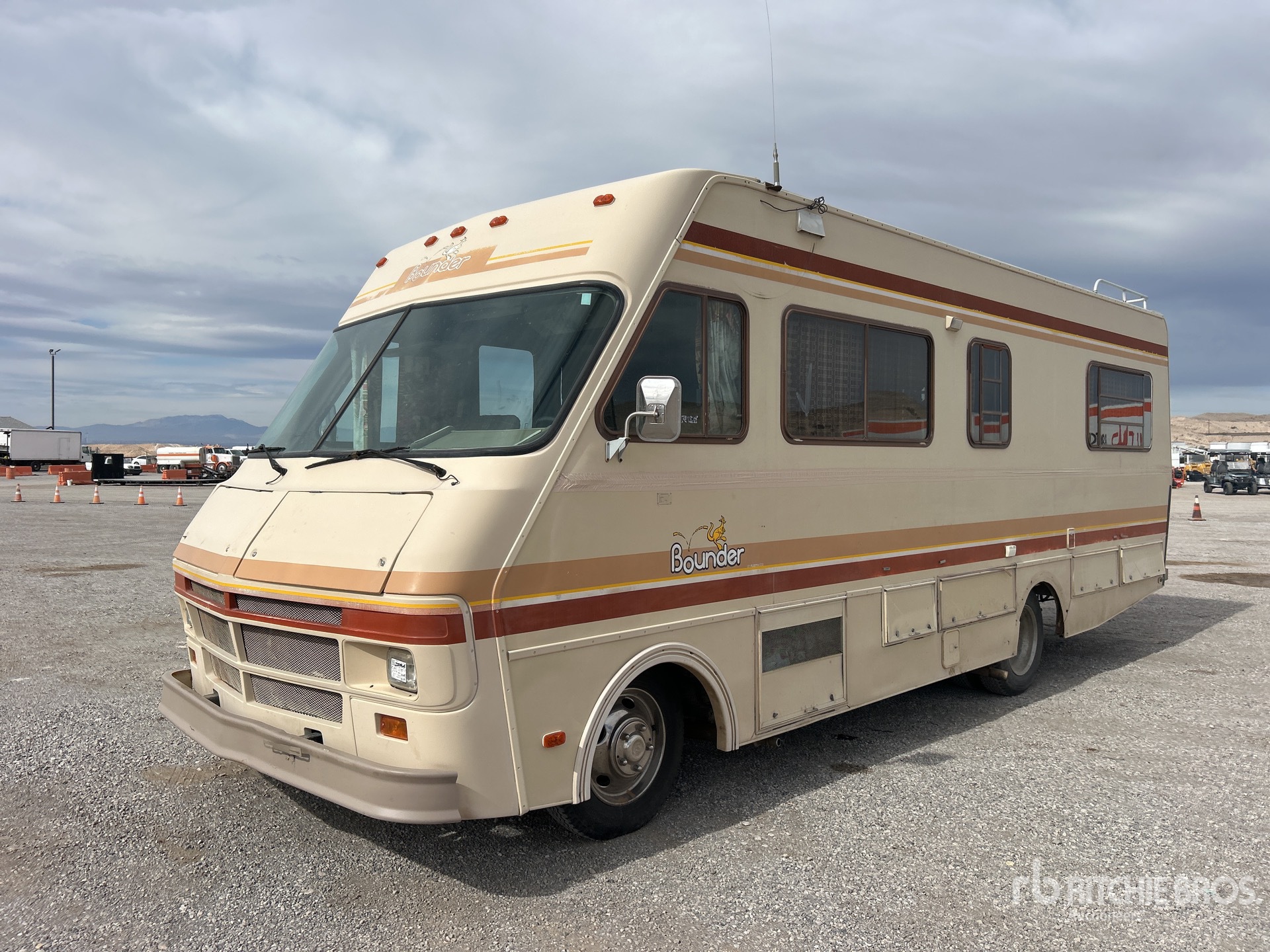 1989 Chevrolet P30 Camper