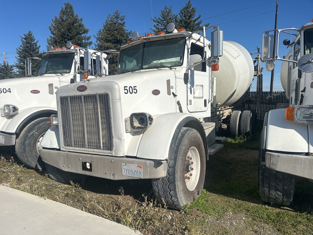 2006 Peterbilt 357 8x4 Mixer Truck (Inoperable) 2006 Peterbilt 357 8x4 Mixer Truck (Inoperable)