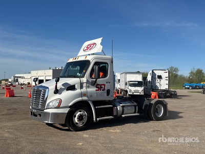 2014 Freightliner Cascadia 113 4x2 トラックトラクター（S/A）