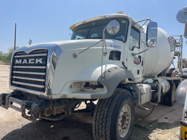 2014 Mack GU813 6x4 Mixer Truck (Inoperable) 2014 Mack GU813 6x4 Mixer Truck (Inoperable)