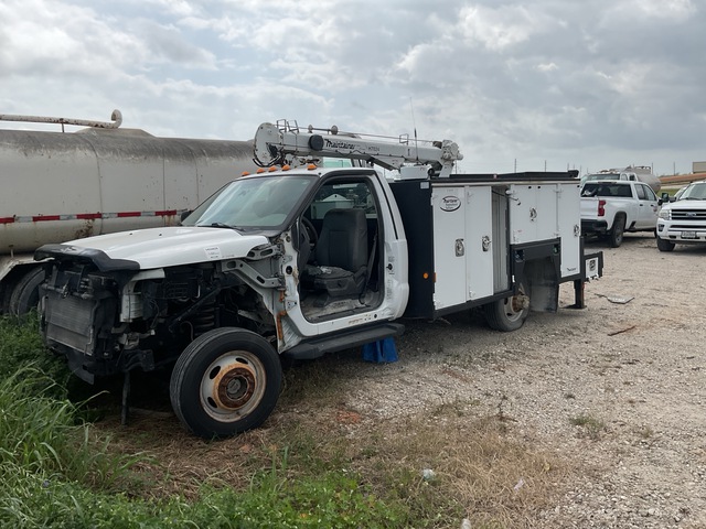 2015 Ford F-550 XL 4x4 Service Truck (Inoperable)